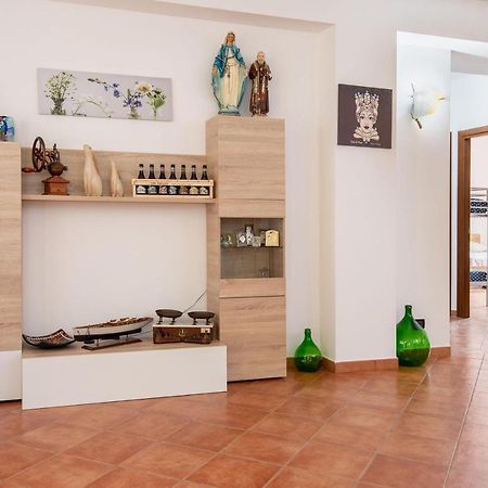 Alelida Villa Con Piscina Чинизи Экстерьер фото