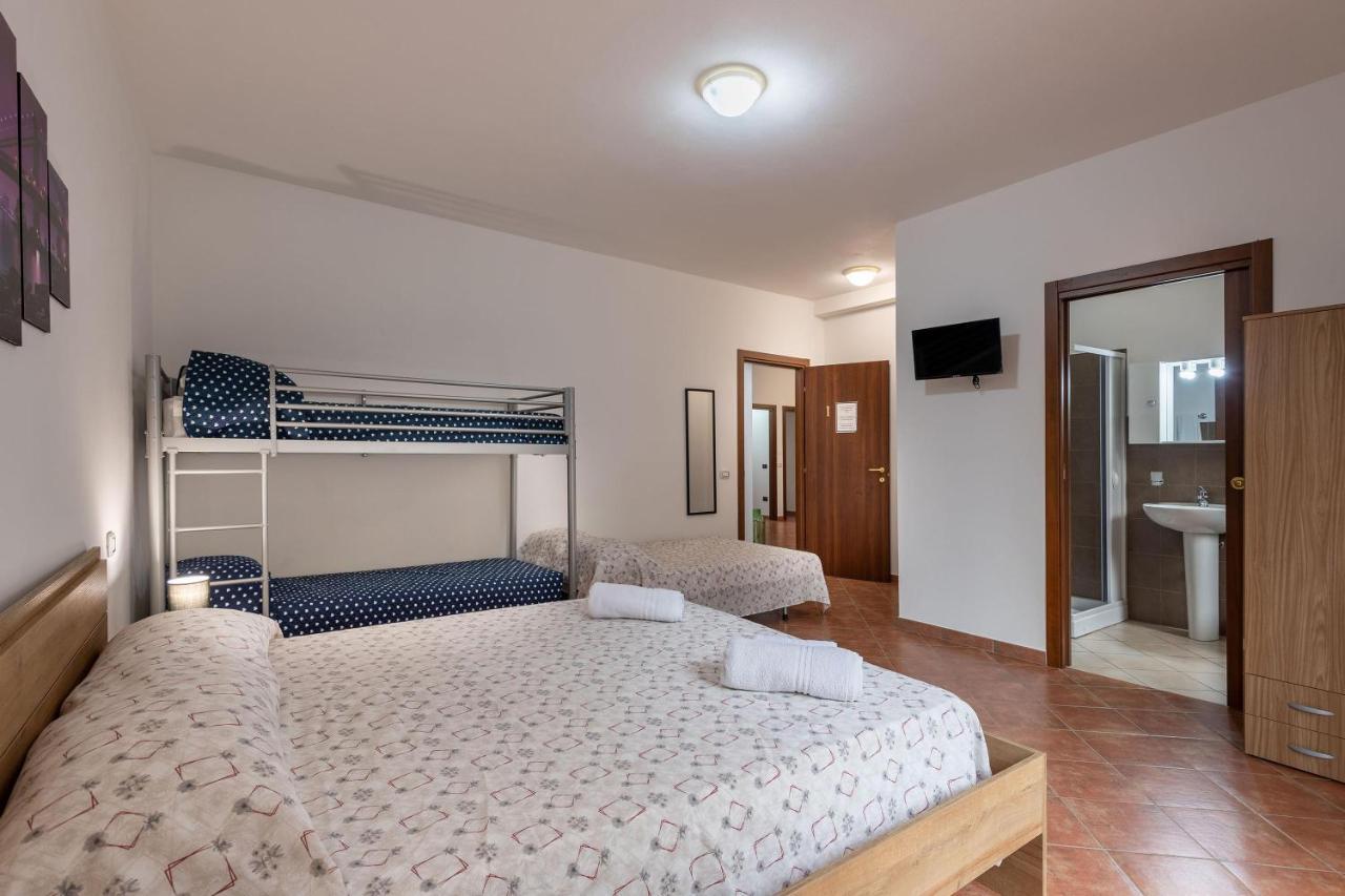 Alelida Villa Con Piscina Чинизи Экстерьер фото