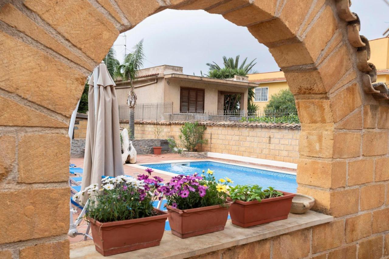 Alelida Villa Con Piscina Чинизи Экстерьер фото